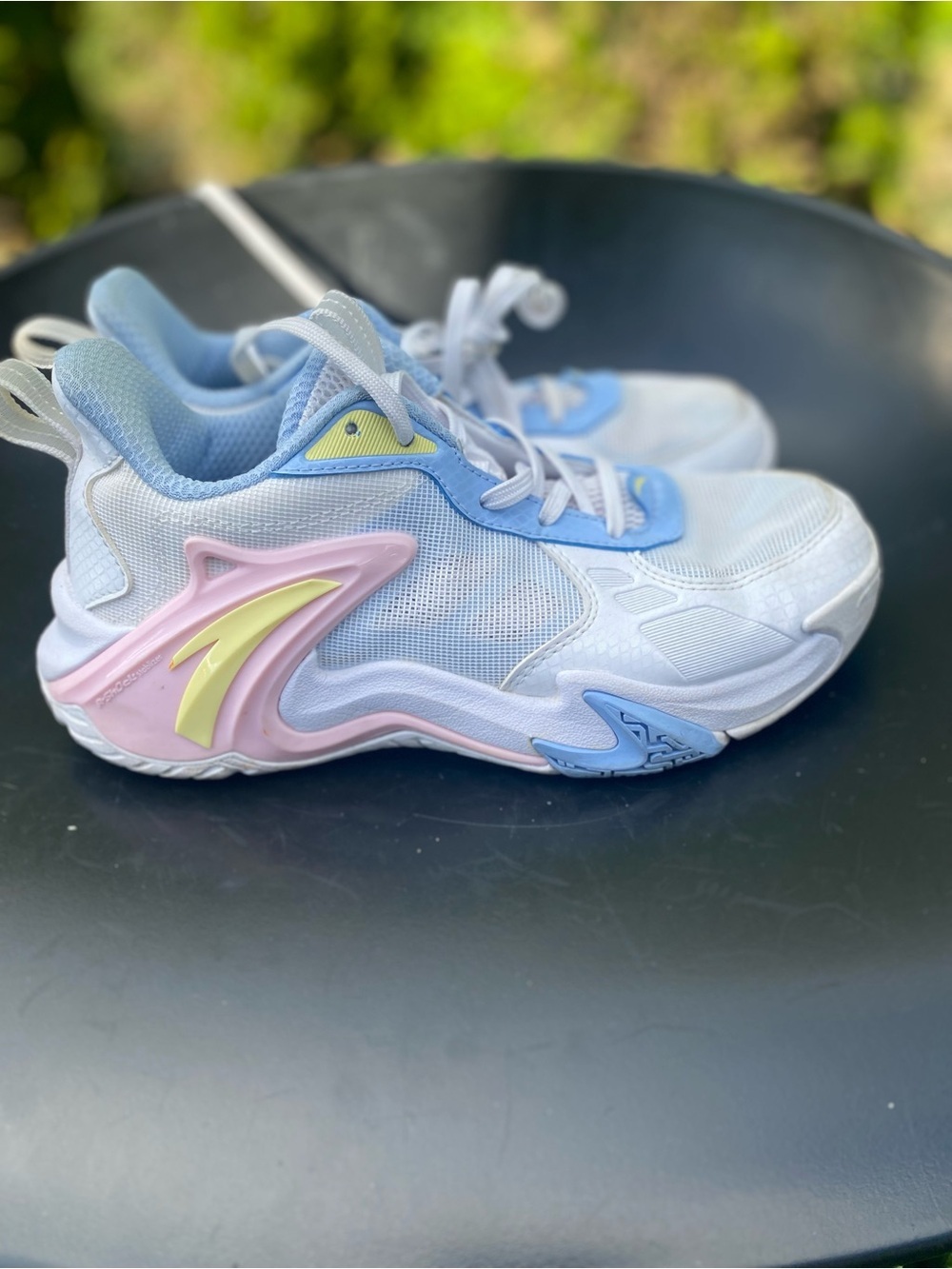 Kids Pastel Mesh Athletic Shoes - White Blue Pink